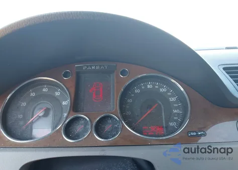 2008 Volkswagen Passat Lux z USA, uszkodzony, nr VIN WVWEK73C58E145614